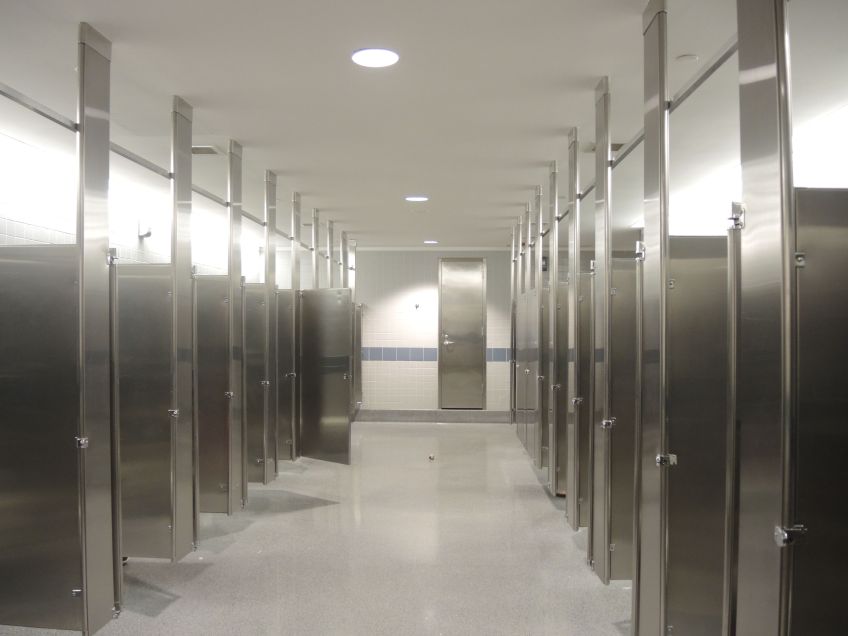DEN Denver Airport bathroom stalls