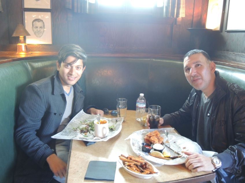 LA F1 fans enjoy lunch at Tom Bergin's Irish pub after the Petersen Automotive Museum visit